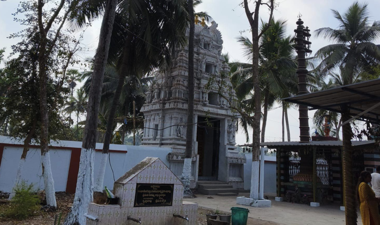 పుల్లేటికుర్రు, అగ్నిష్టోమయజ్ఞం, వ్యాఘ్రేస్వరం విశేషాలు