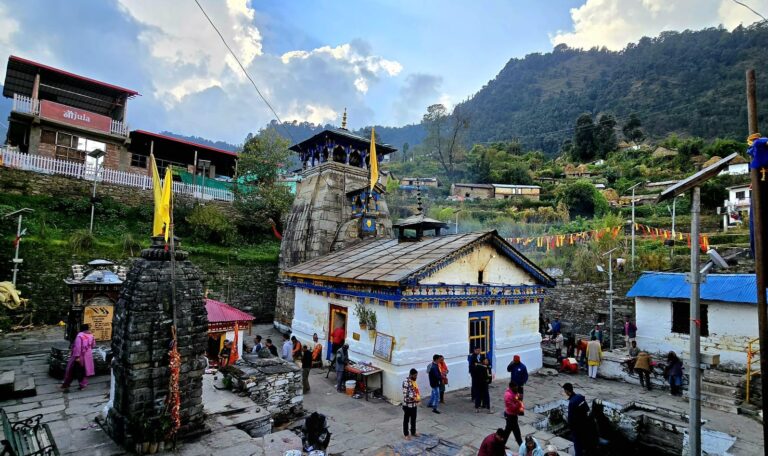 సుర్ఖండ్మాత మరియు త్రియుగ్నారాయణ్ ఆలయం విశేషాలు